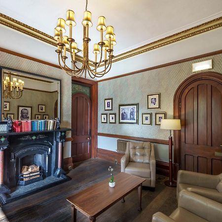 Macdonald Kilhey Court Hotel Уигън Екстериор снимка