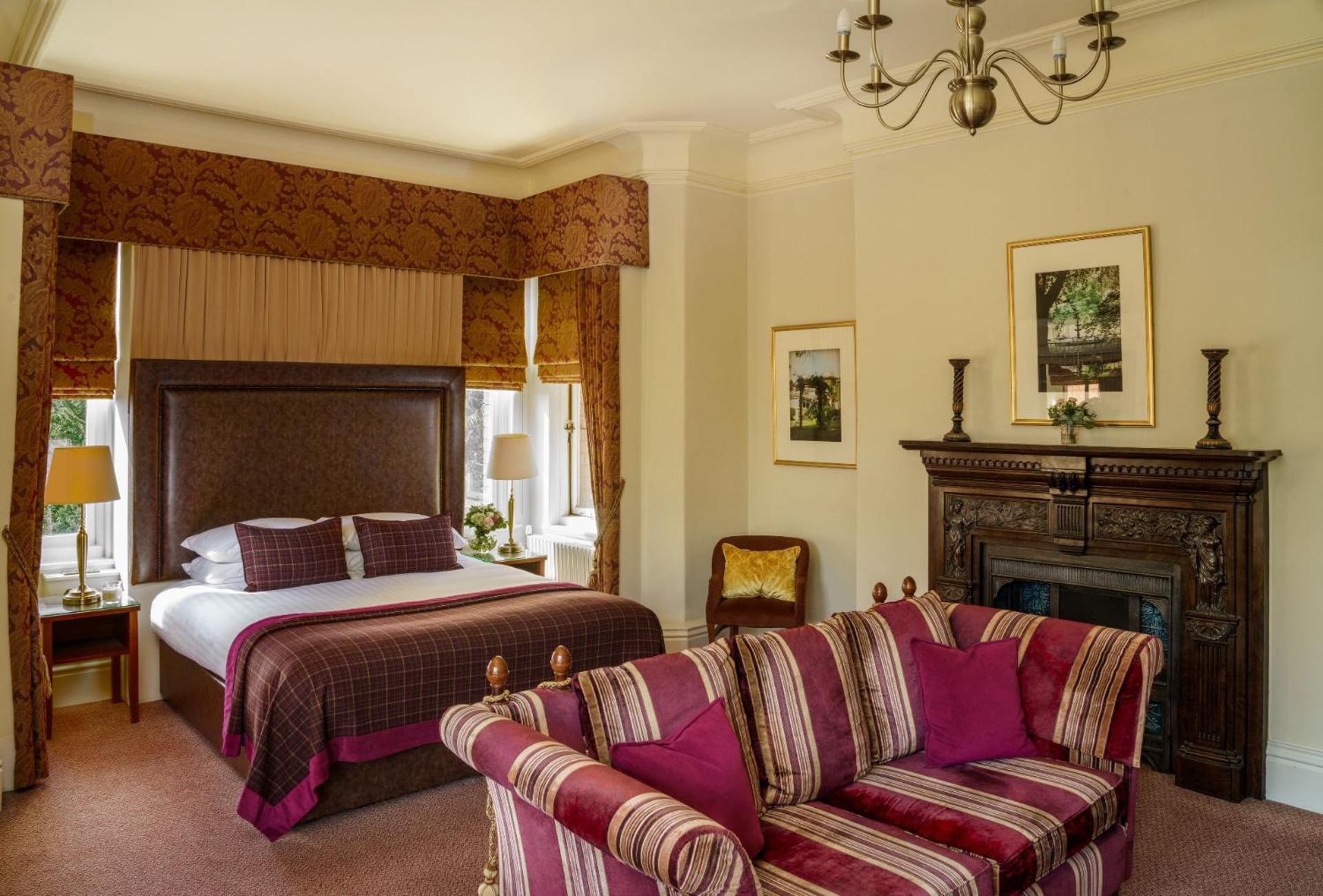 Macdonald Kilhey Court Hotel Уигън Екстериор снимка