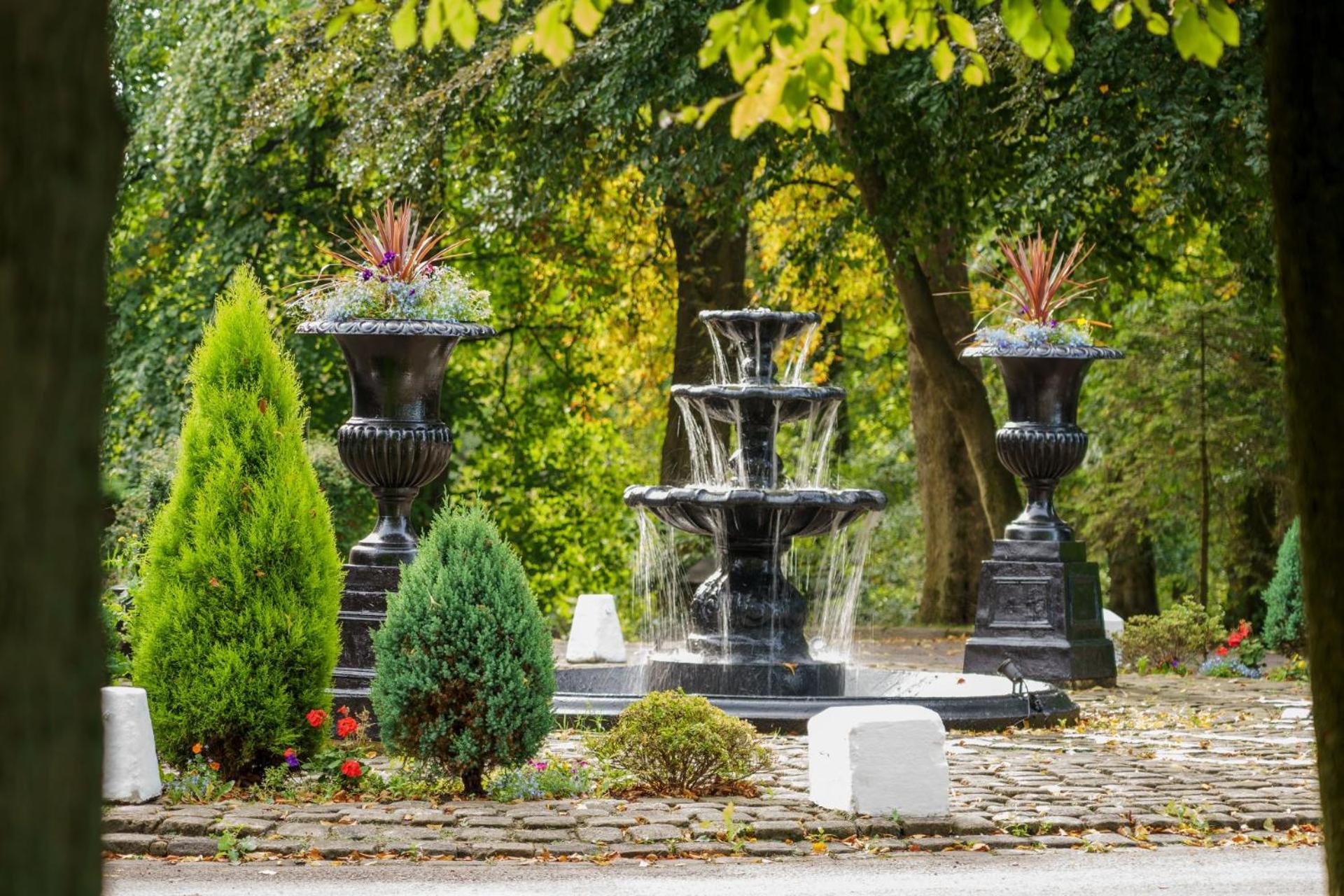 Macdonald Kilhey Court Hotel Уигън Екстериор снимка