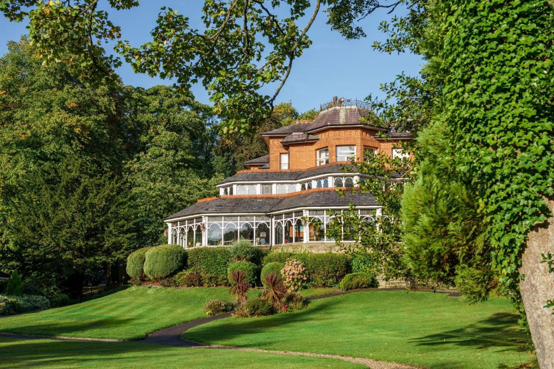 Macdonald Kilhey Court Hotel Уигън Екстериор снимка